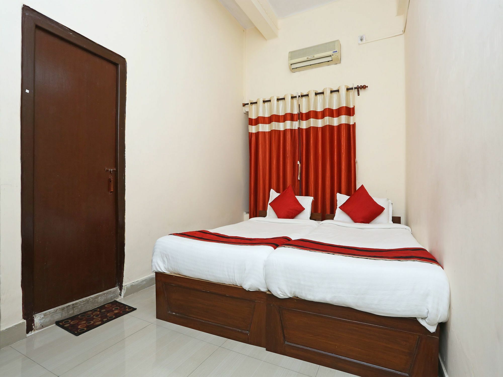 Oyo 9001 Hotel East West Kolkata Exterior photo
